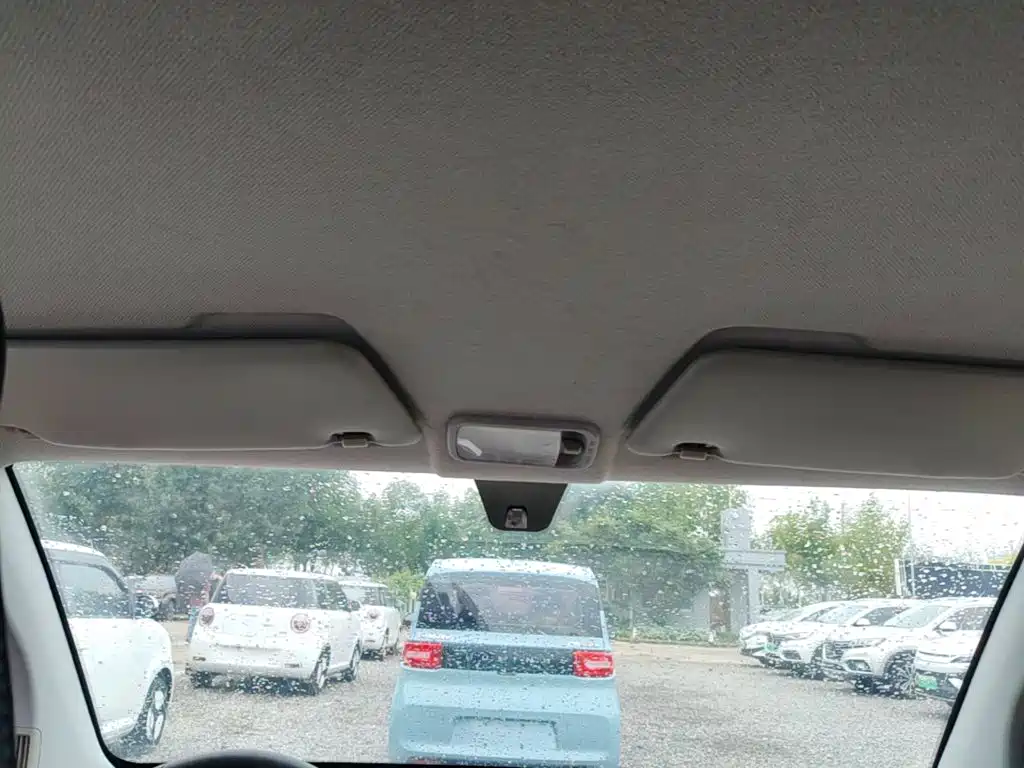 Wuling MINIEV — миниатюра 18