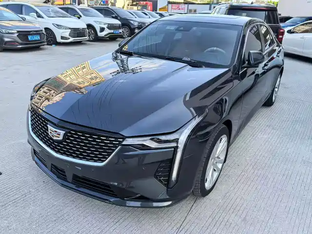 CADILLAC  CT4 2022