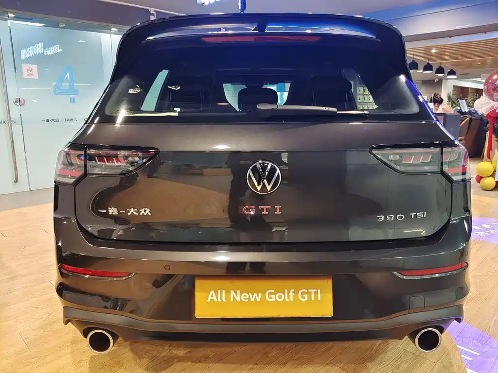 VOLKSWAGEN GOLF GTI