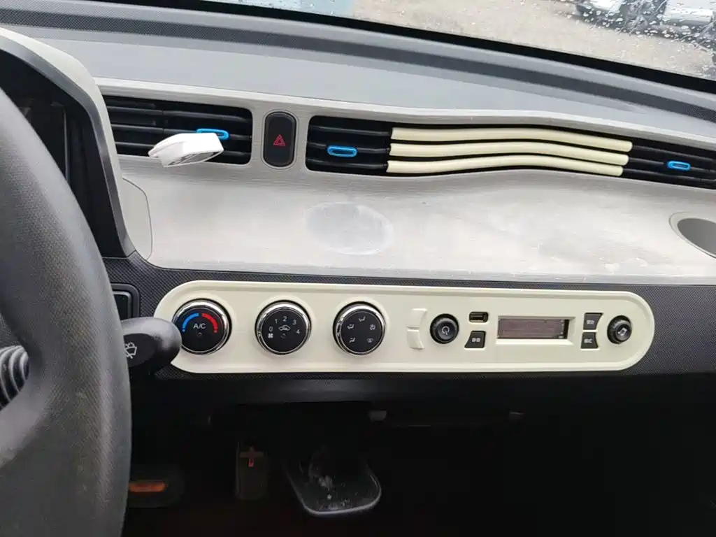 Wuling MINIEV — миниатюра 13