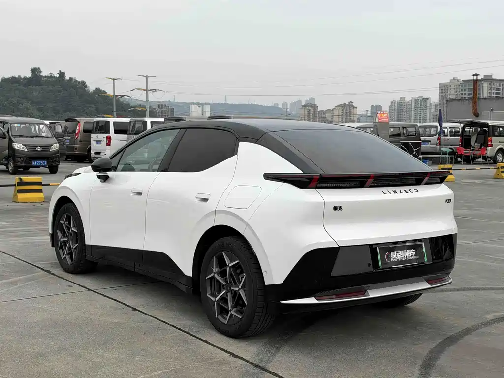 Lynk & Co 20 — миниатюра 4