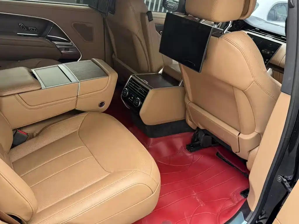Land Rover Range Rover 2024 3.0 L6 400PS Long Wheelbase