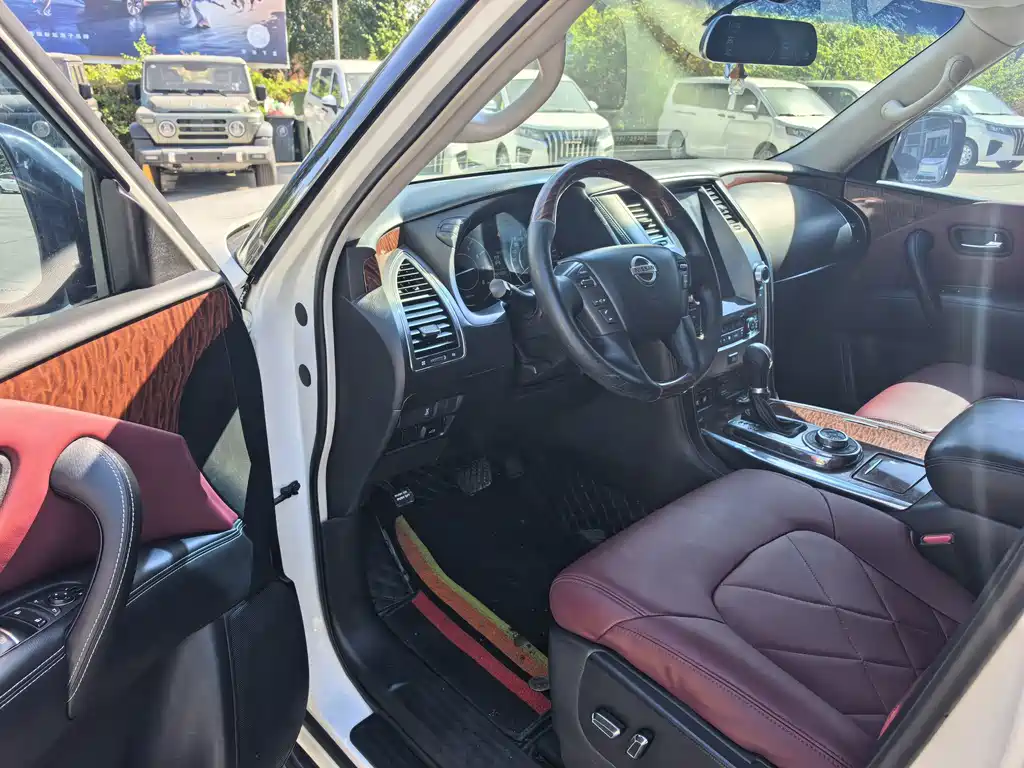 Nissan Patrol — миниатюра 4