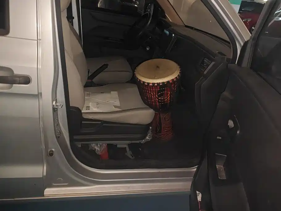 Wuling Hongguang V — миниатюра 8