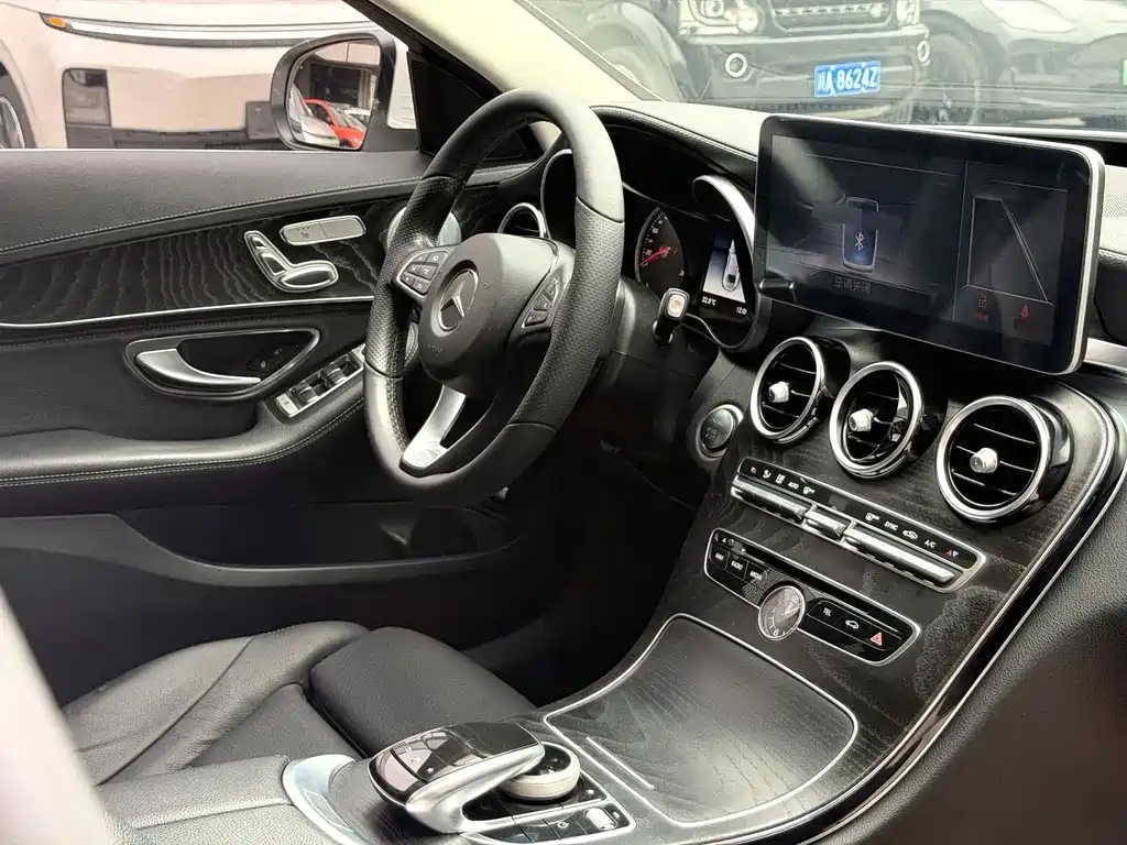 Mercedes-Benz C-Class — миниатюра 6