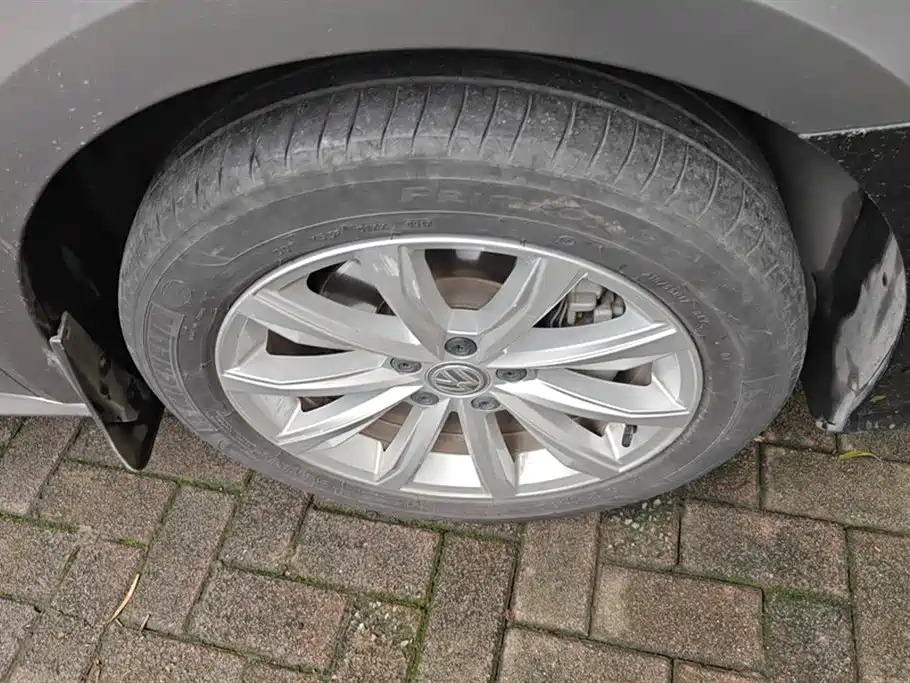 Volkswagen Passat 2017 330TSI DSG