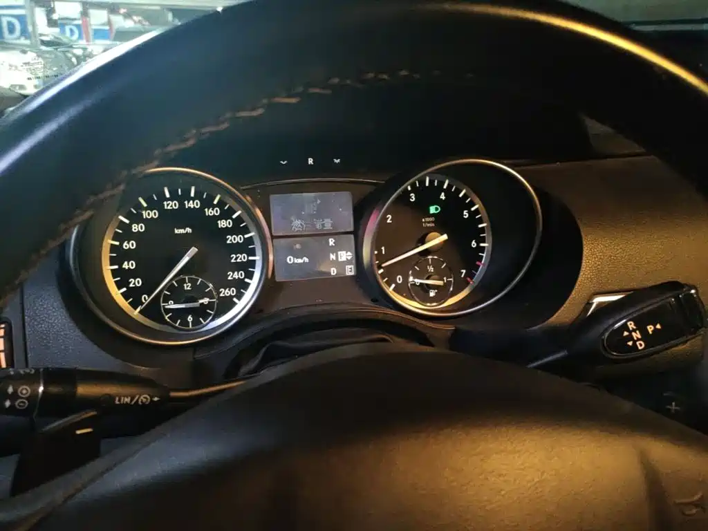 Mercedes-Benz R-Class — миниатюра 8