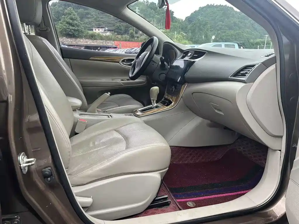 Nissan Sylphy 2014 1.6XV CVT Premium