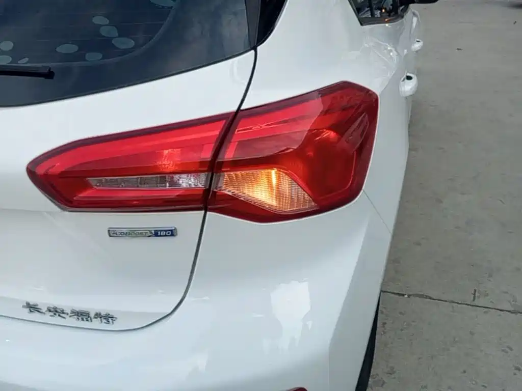 Ford Focus — миниатюра 8