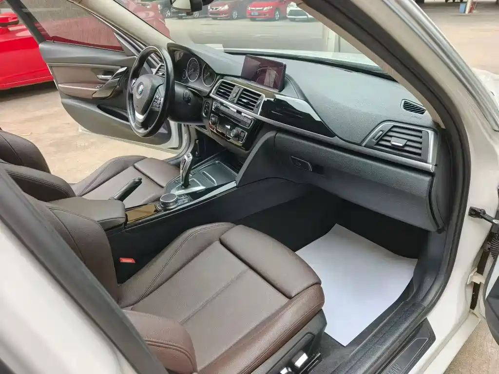 BMW 3 Series — миниатюра 7