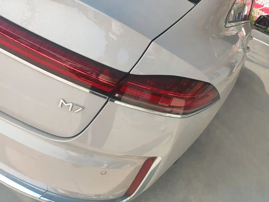 Roewe M7 DMH — миниатюра 8