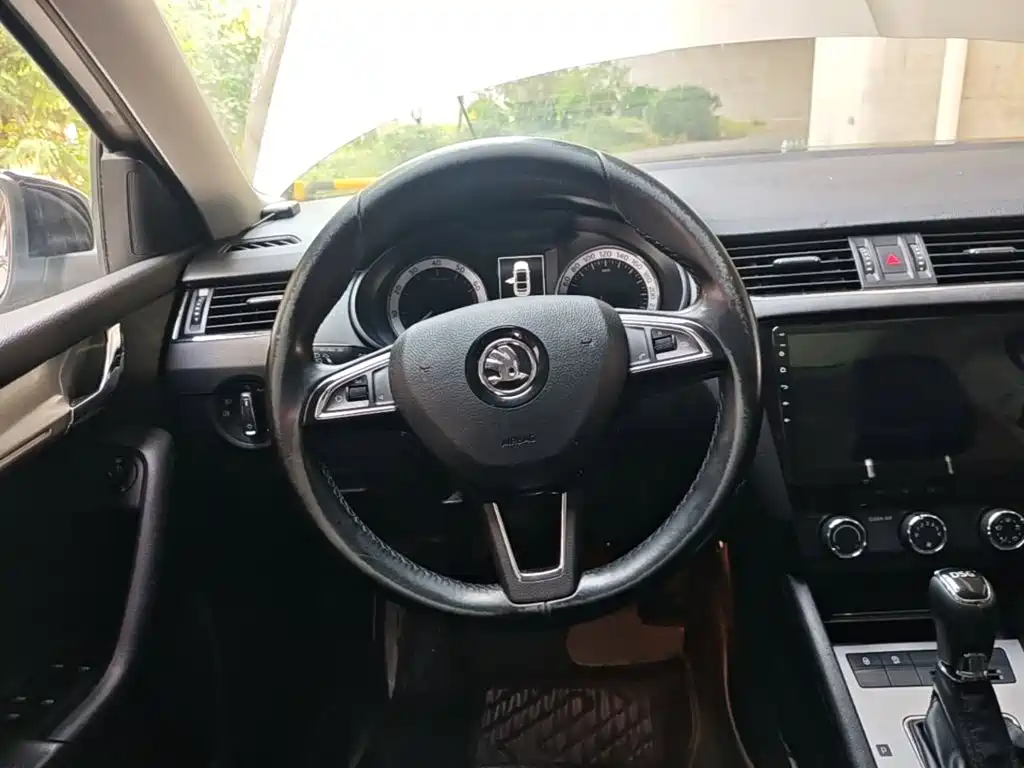 Skoda Octavia — миниатюра 11