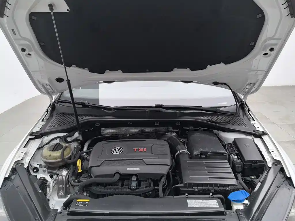 Volkswagen Golf GTI — миниатюра 6
