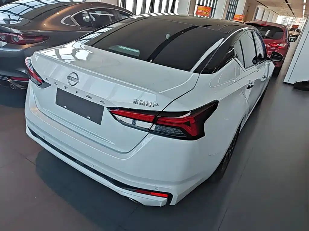 Nissan Teana — миниатюра 7