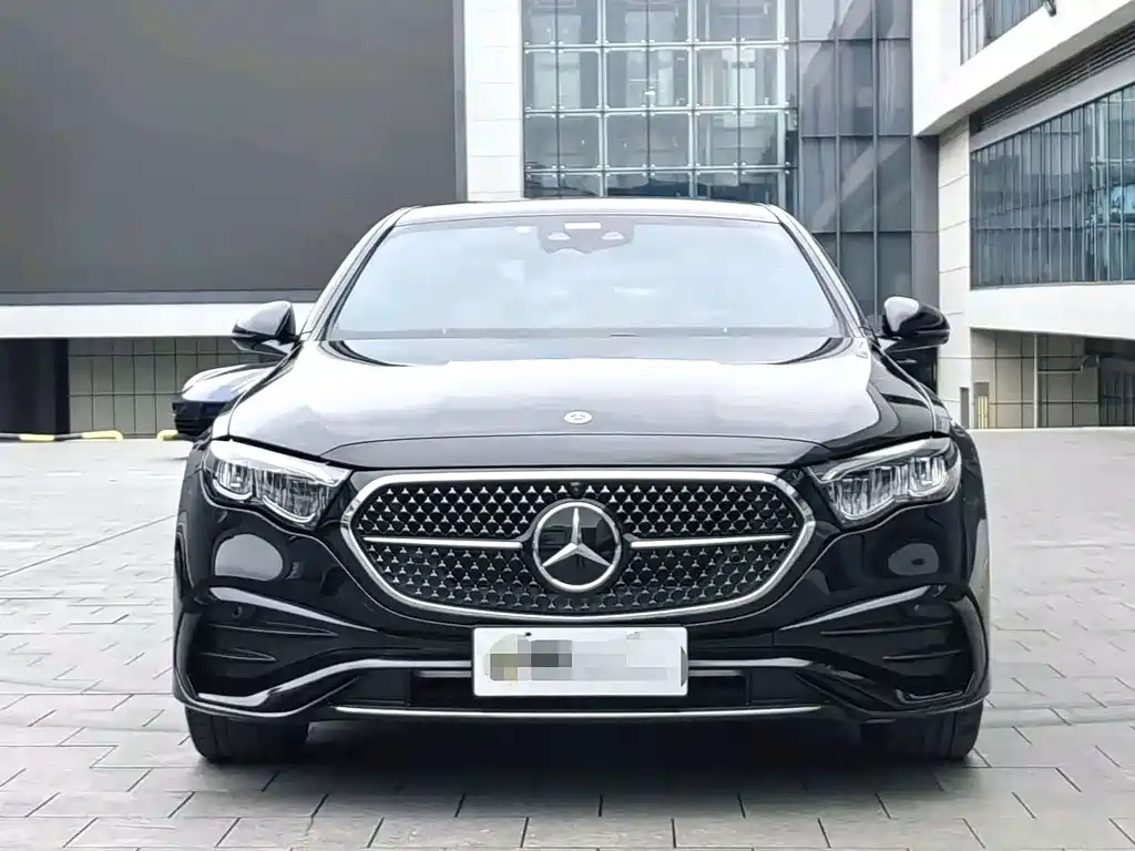 Mercedes-Benz E-Class — миниатюра 2