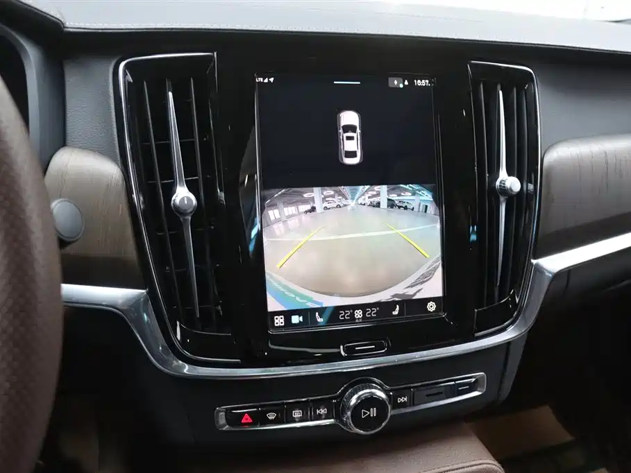Volvo S90 2023 B5 Luxury