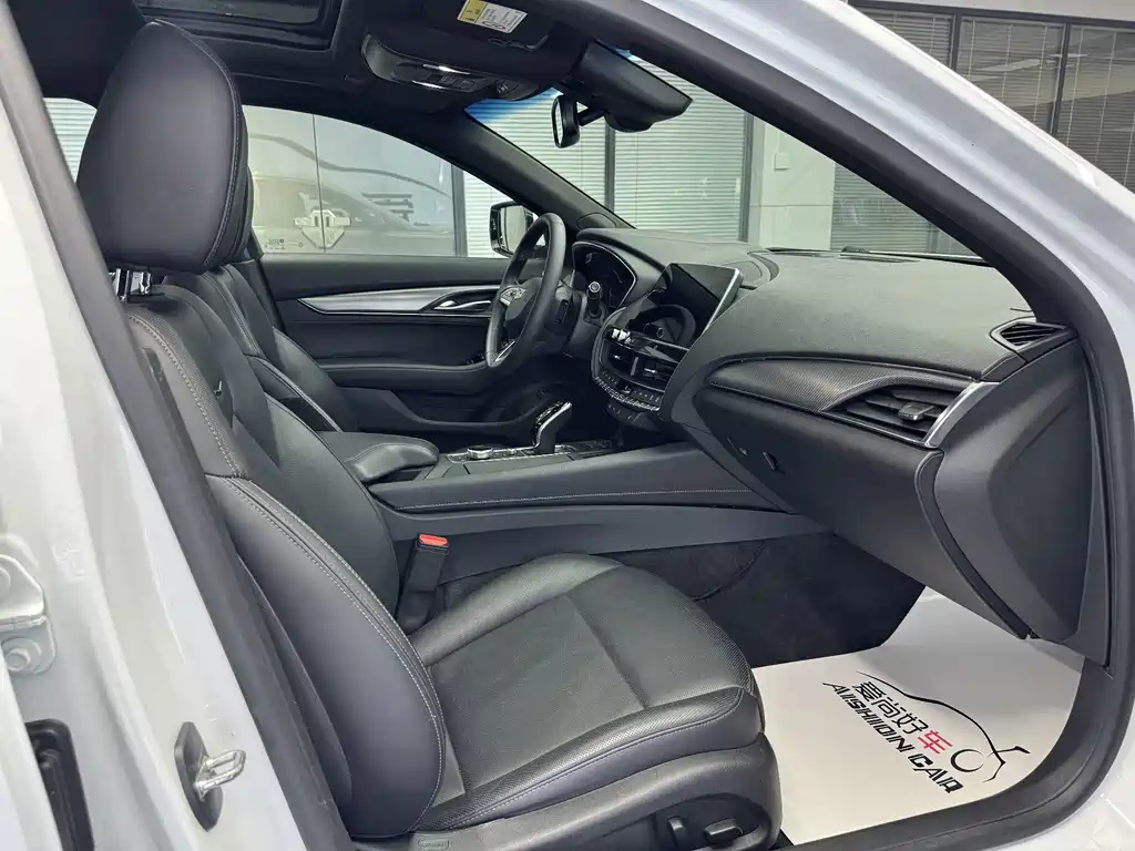 Cadillac CT5 — миниатюра 12