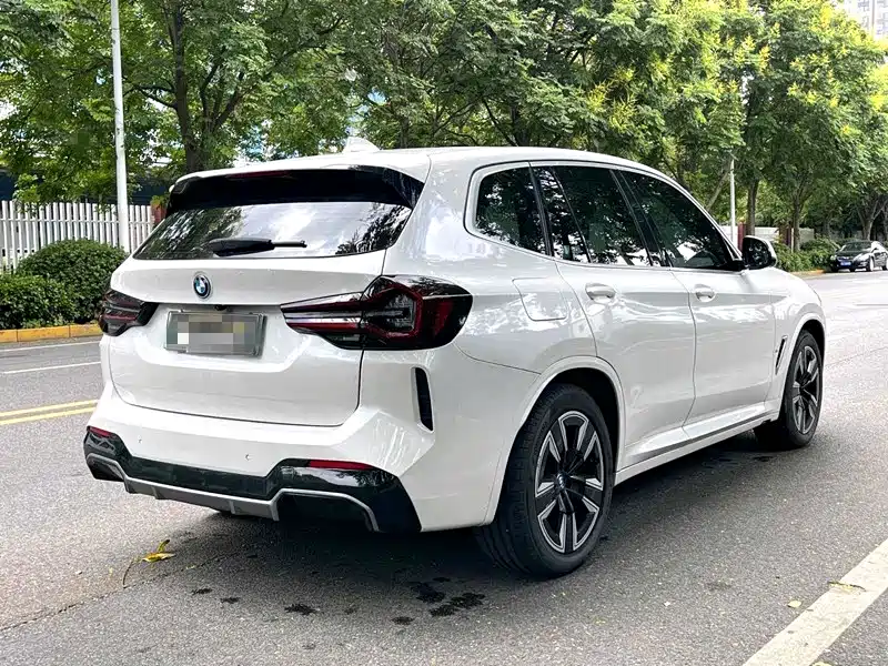 BMW iX3 — миниатюра 3