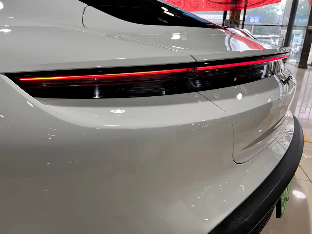 Porsche Taycan — миниатюра 18