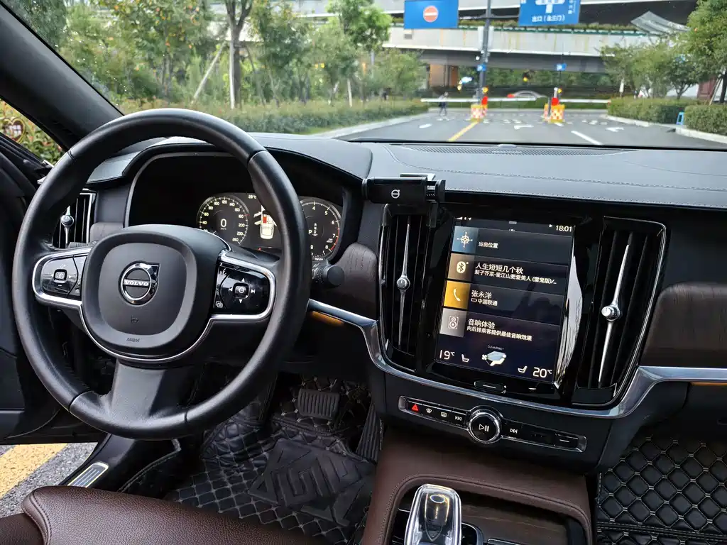 Volvo S90 — миниатюра 14