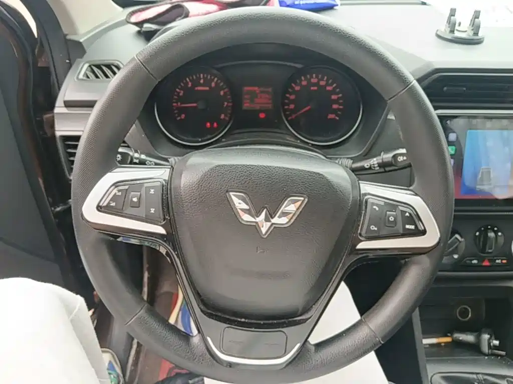 Wuling Hongguang — миниатюра 11