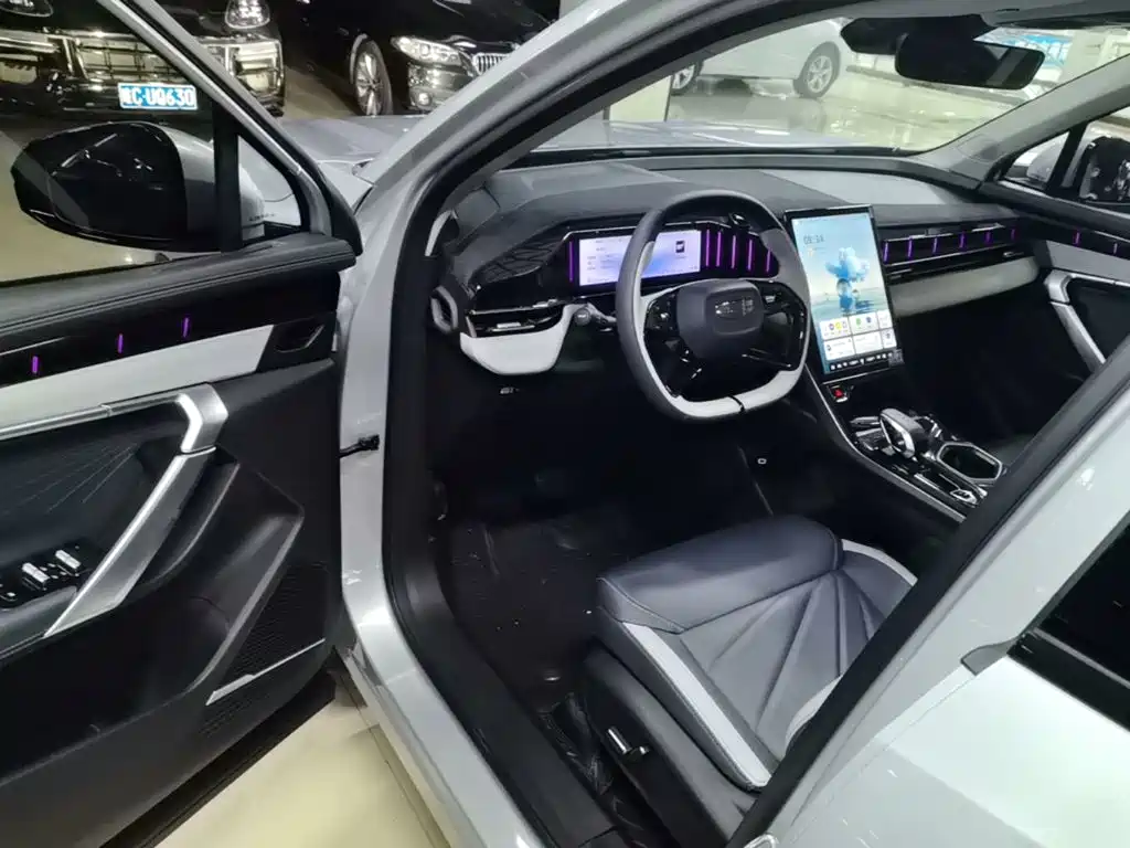 Geely Boyue L — миниатюра 16