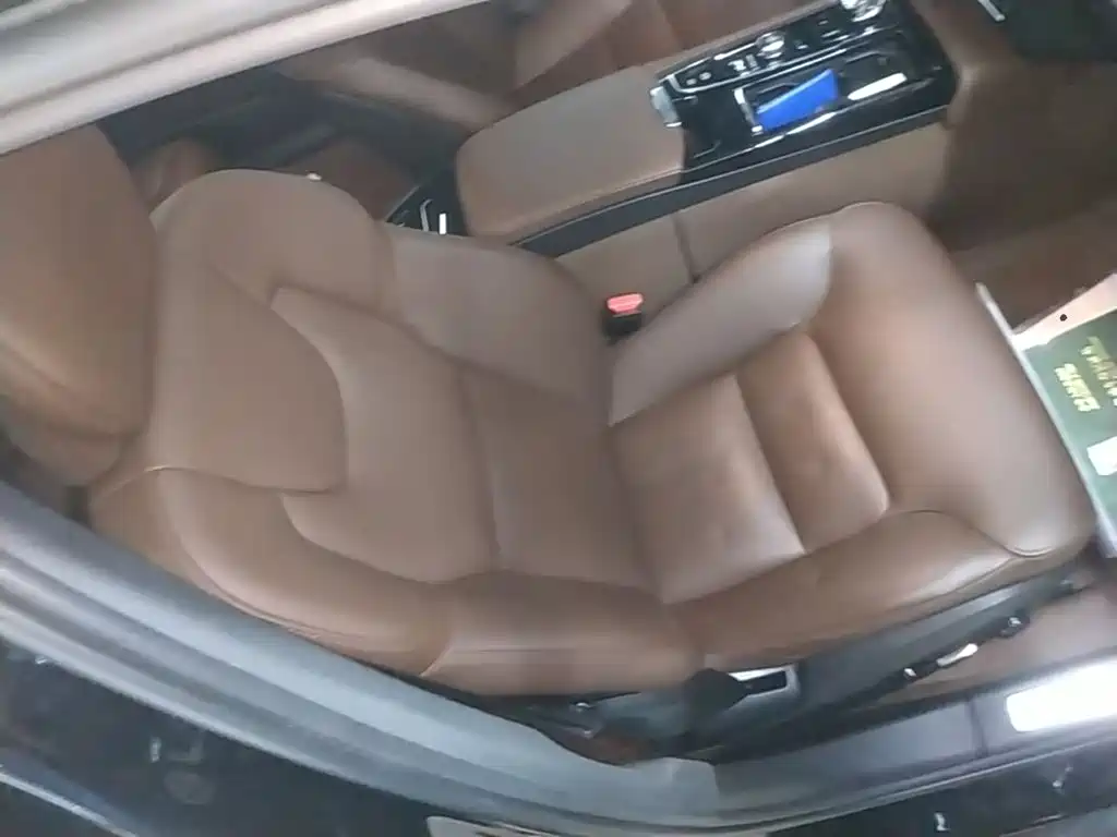 Volvo S90 PHEV — миниатюра 25