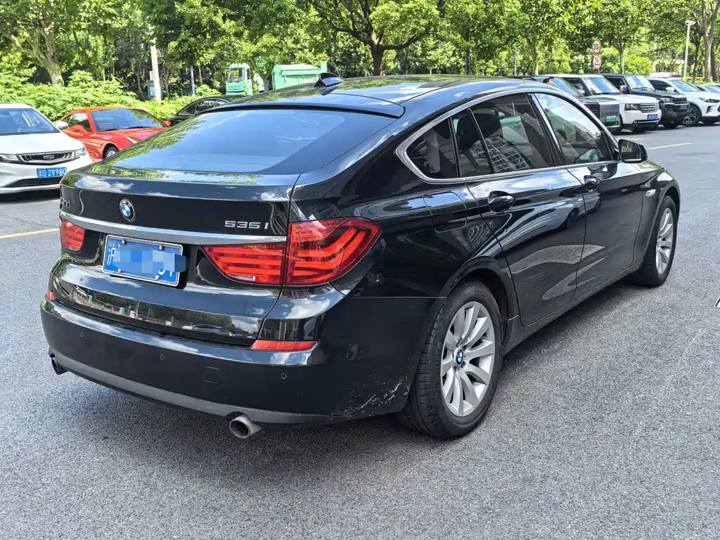 BMW 5 Series GT — миниатюра 9