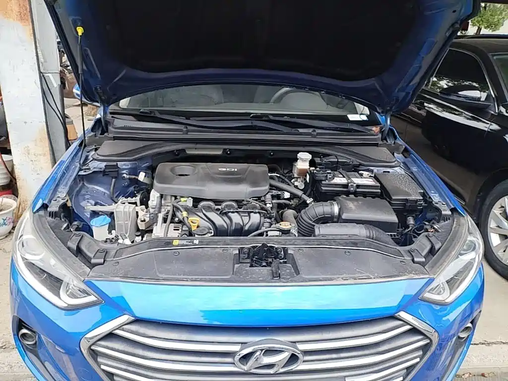Hyundai Elantra — миниатюра 20