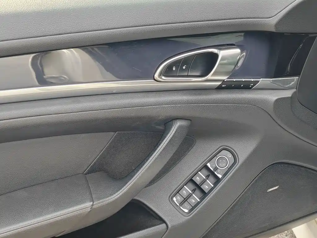 Porsche Panamera — миниатюра 11