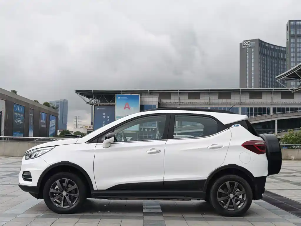 BYD Yuan EV — миниатюра 14