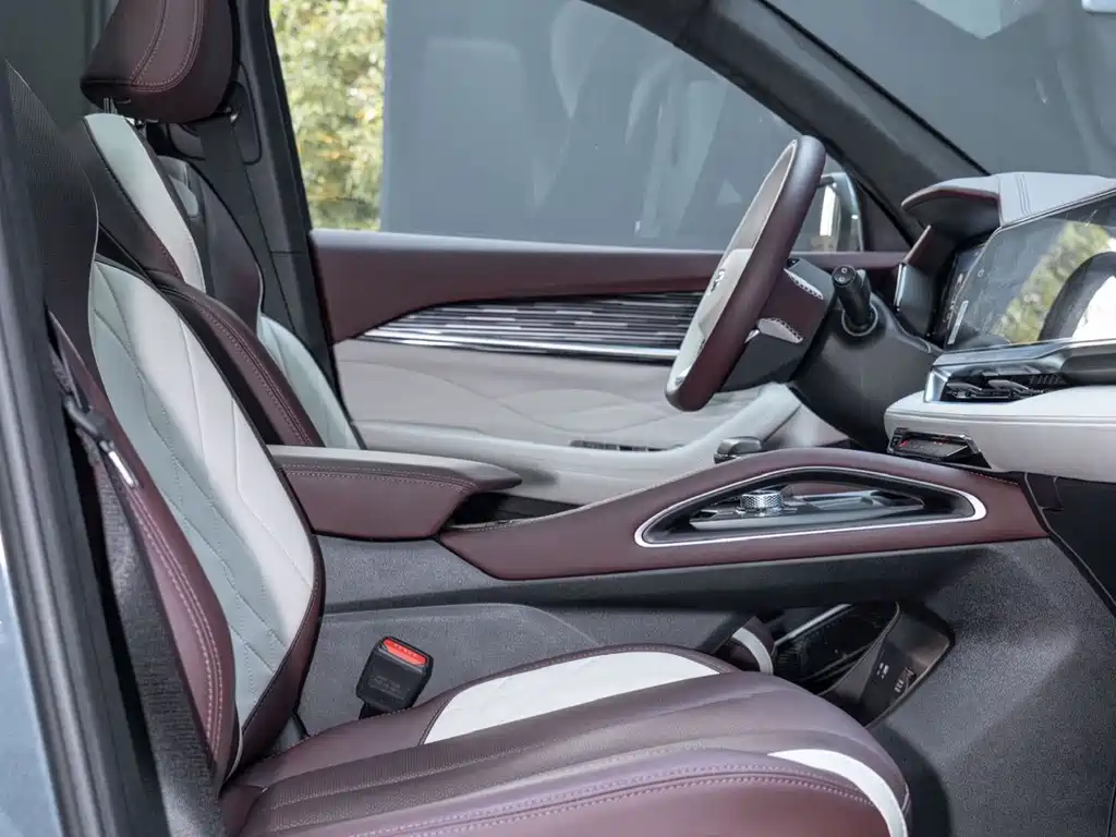 Geely Xingyue L — миниатюра 15