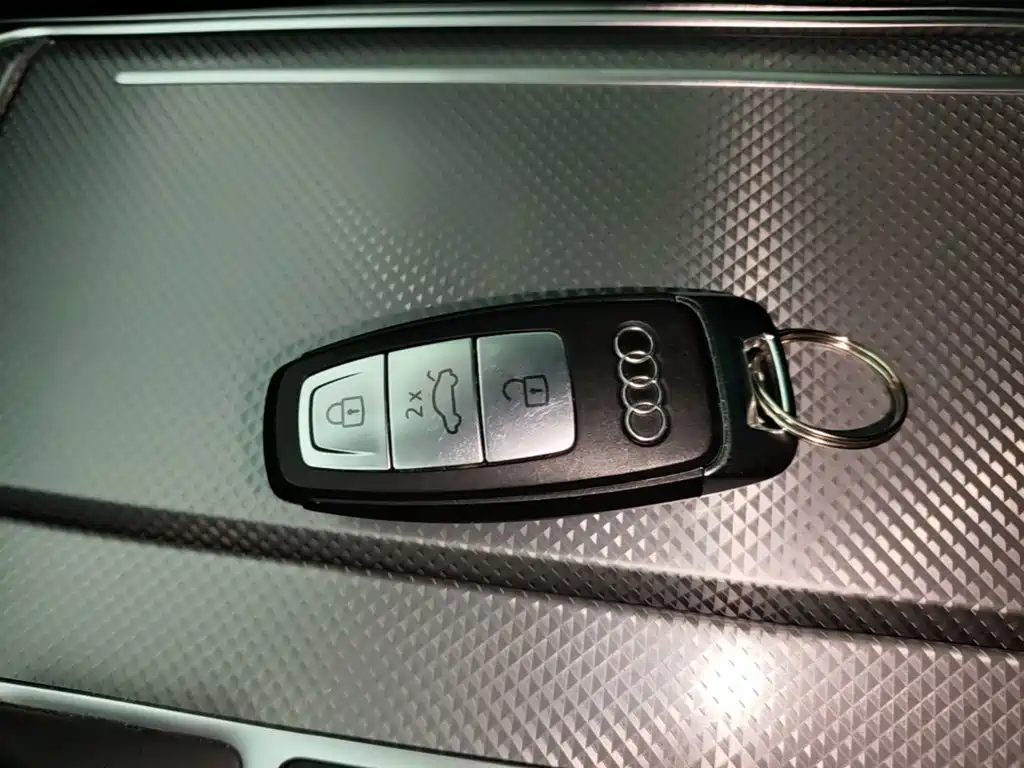 Audi A6L — миниатюра 9