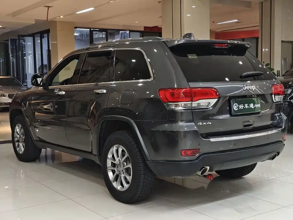 Jeep Grand Cherokee (Import) — миниатюра 16