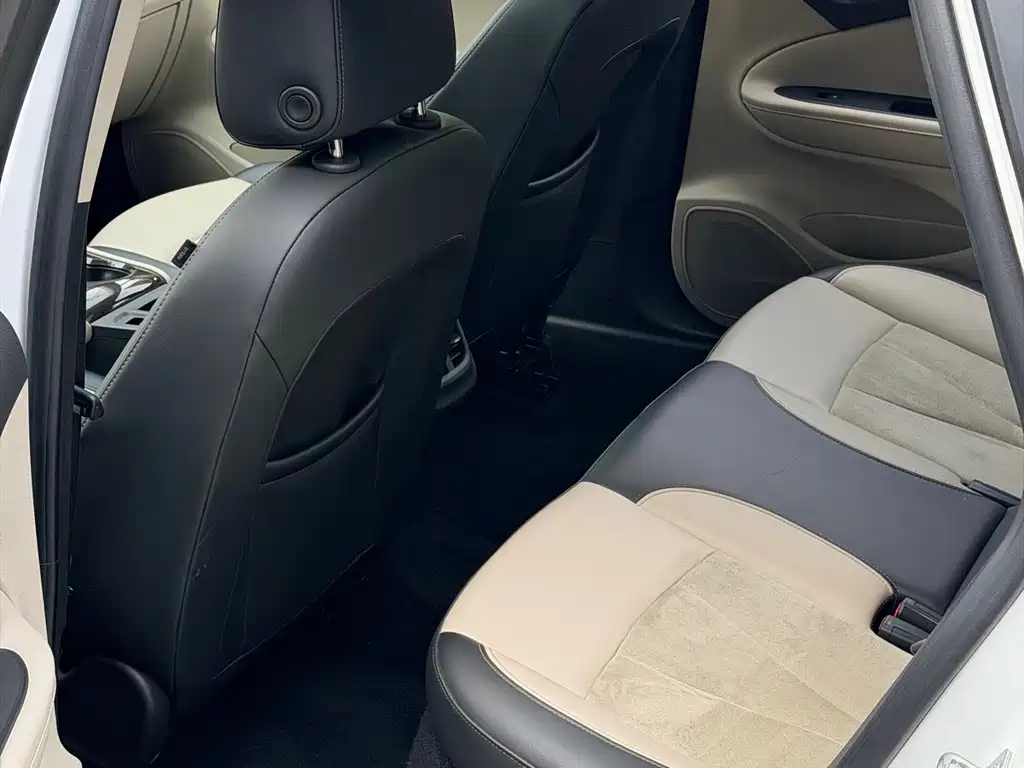 Buick Verano — миниатюра 11