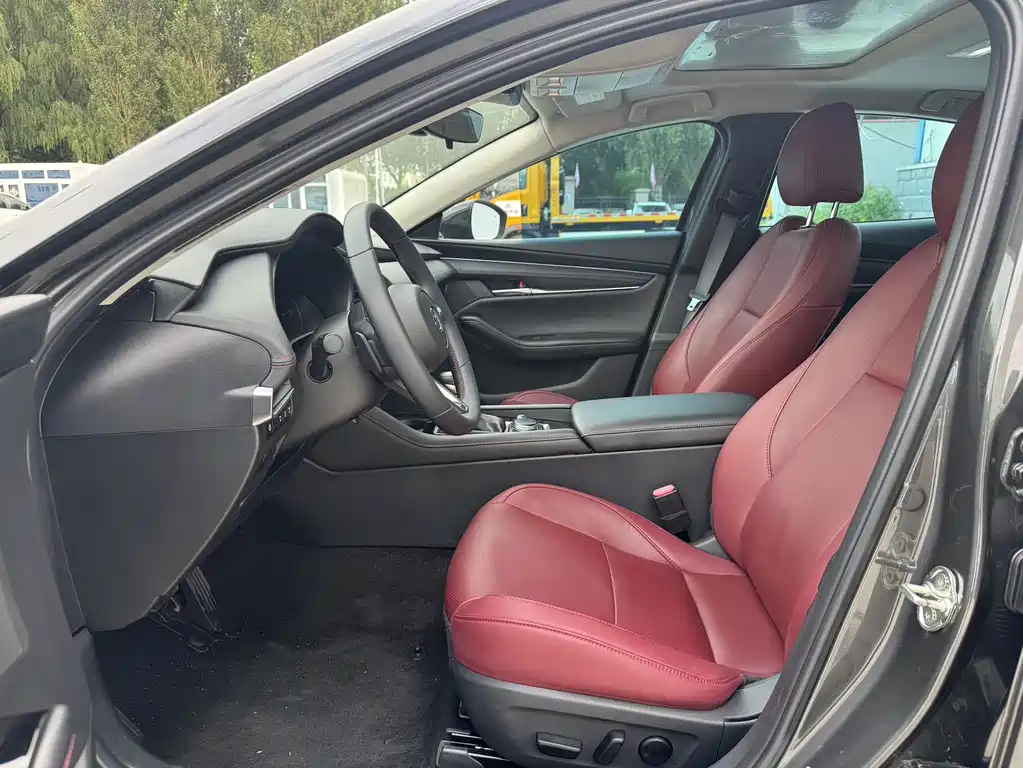 Mazda 3 Axela — миниатюра 14