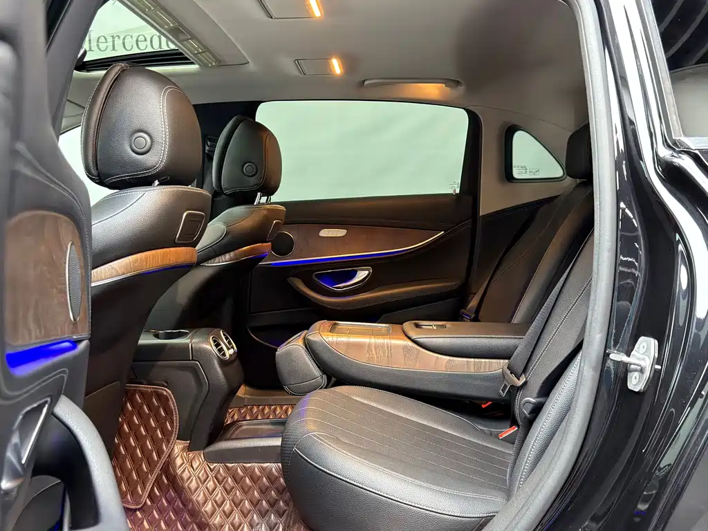 Mercedes-Benz E-Class — миниатюра 12