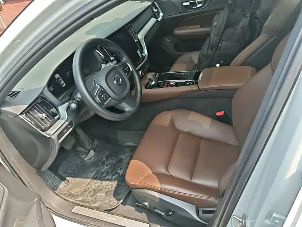 Volvo S60 PHEV — миниатюра 15