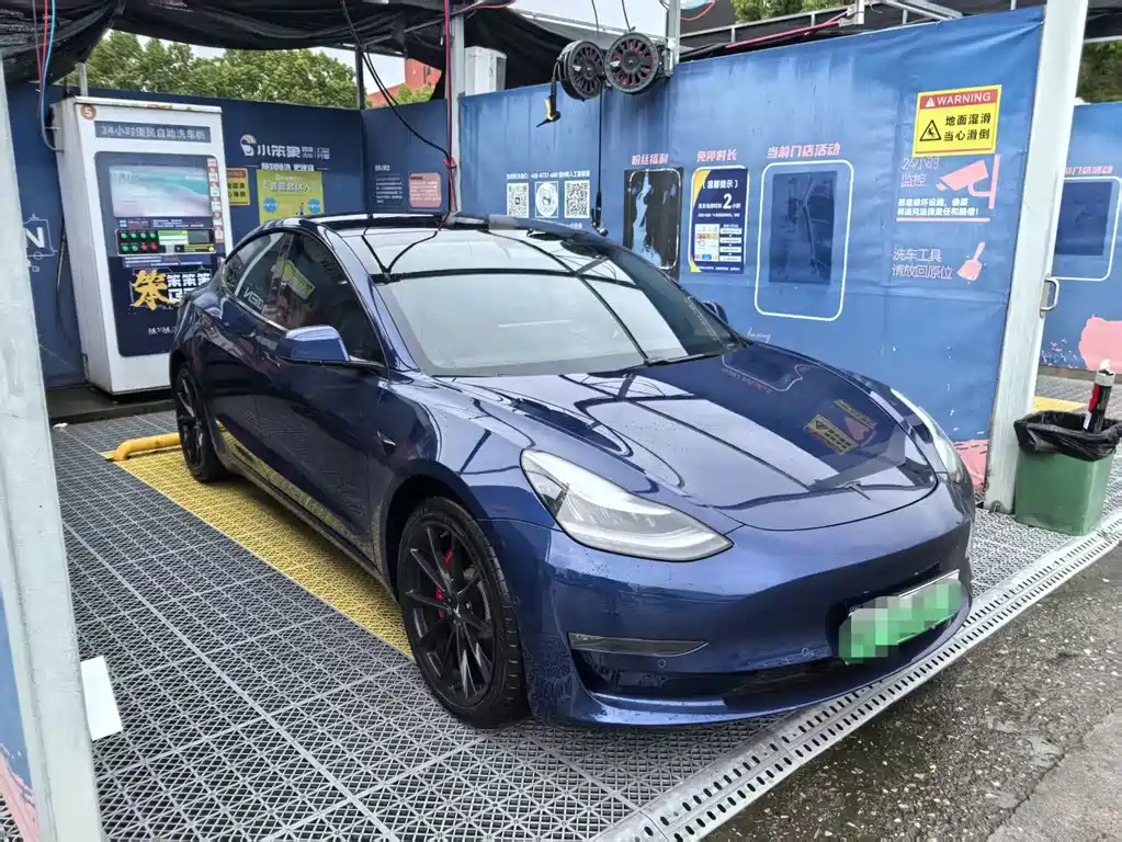 Tesla Model 3 — миниатюра 2