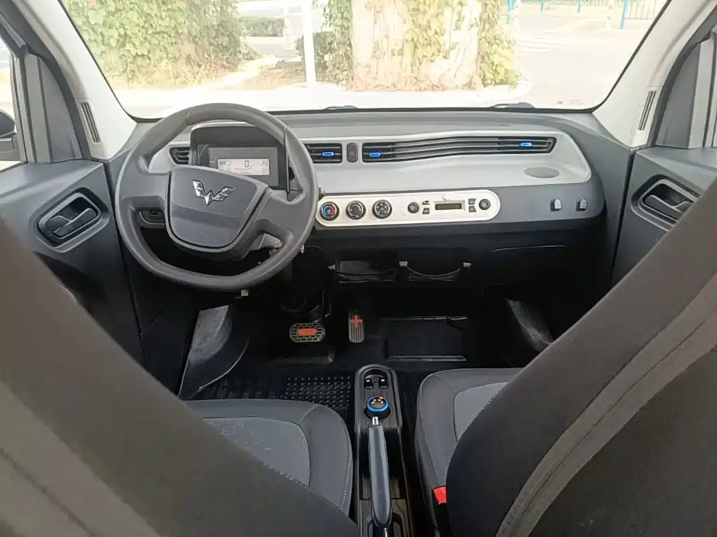 Wuling MINIEV — миниатюра 10