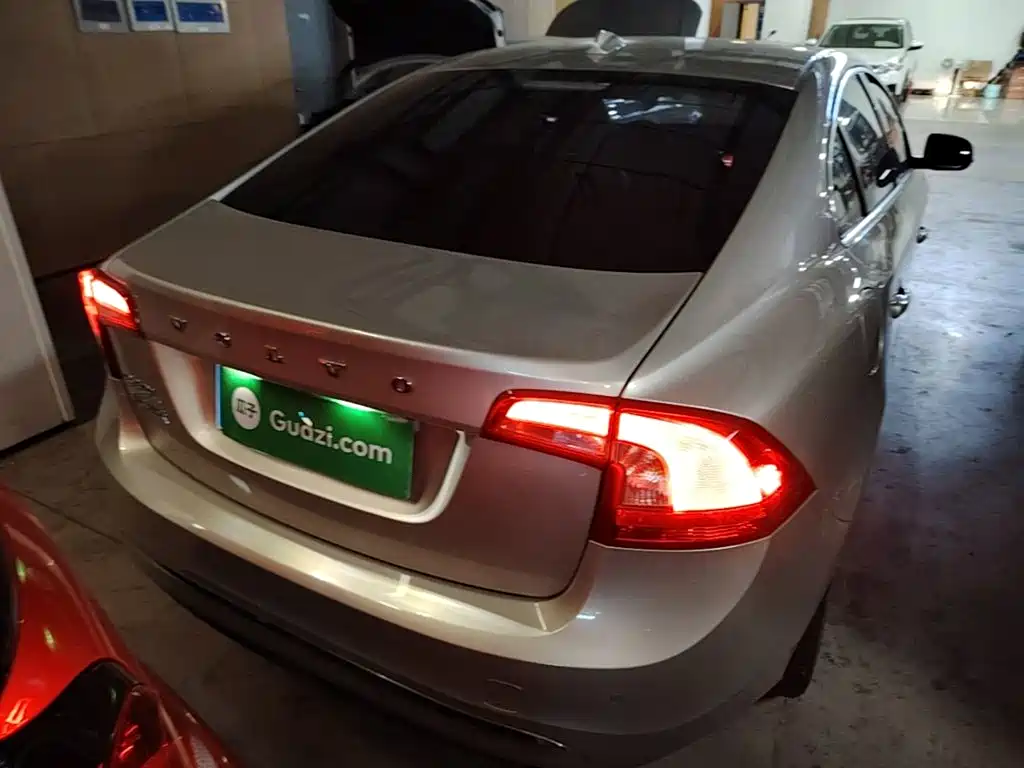 Volvo S60 — миниатюра 7