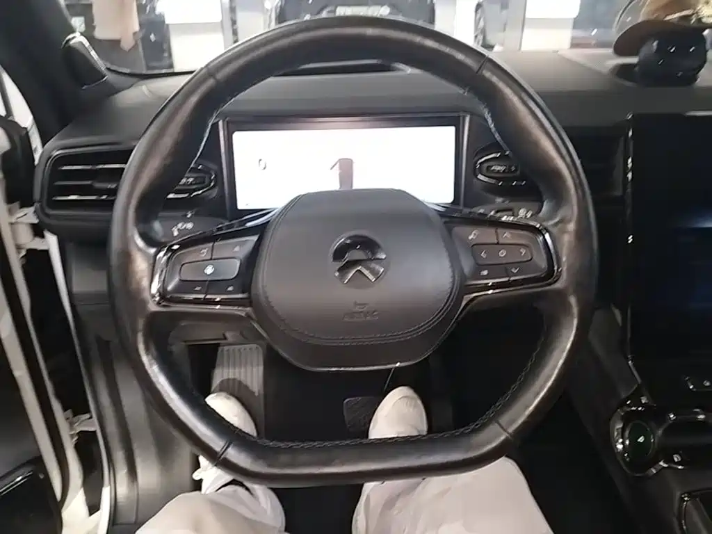 NIO ES8 — миниатюра 11