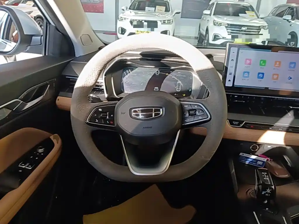 Geely L HiP — миниатюра 11