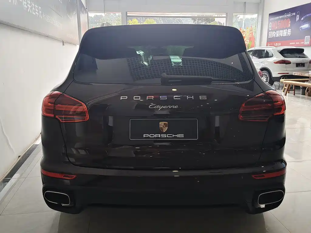 Porsche Cayenne — миниатюра 7