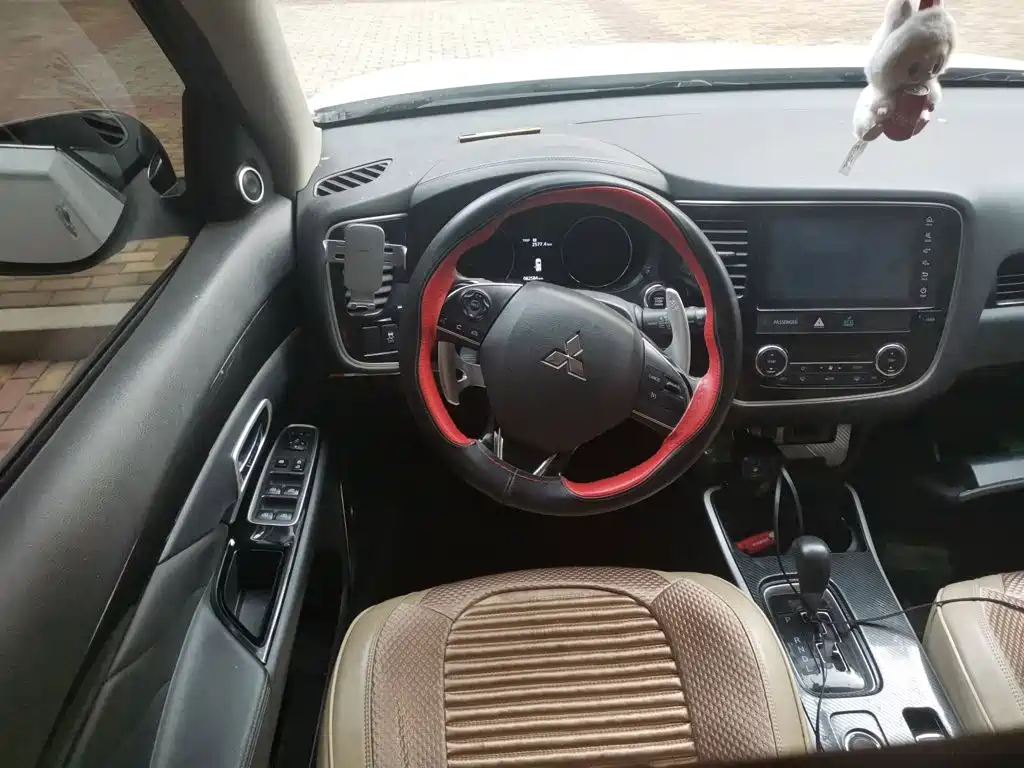 Mitsubishi Outlander — миниатюра 3
