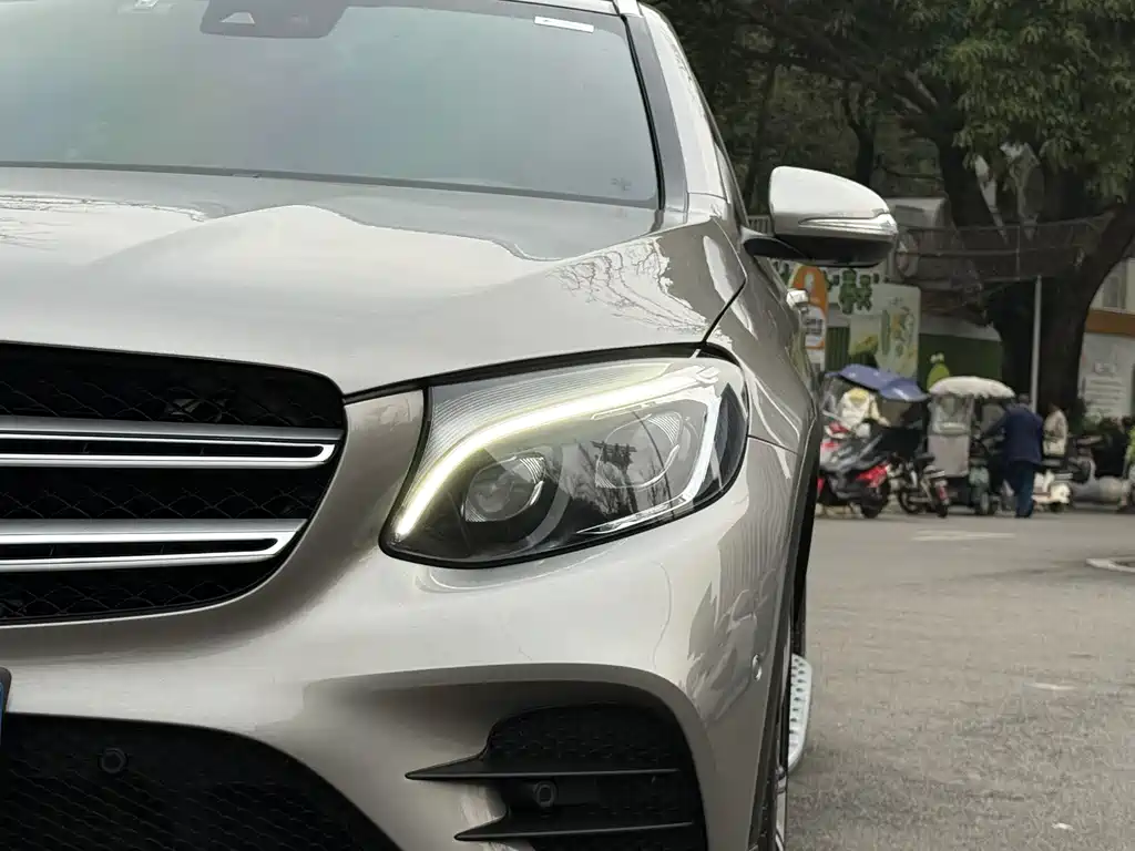 MERCEDES-BENZ GLC