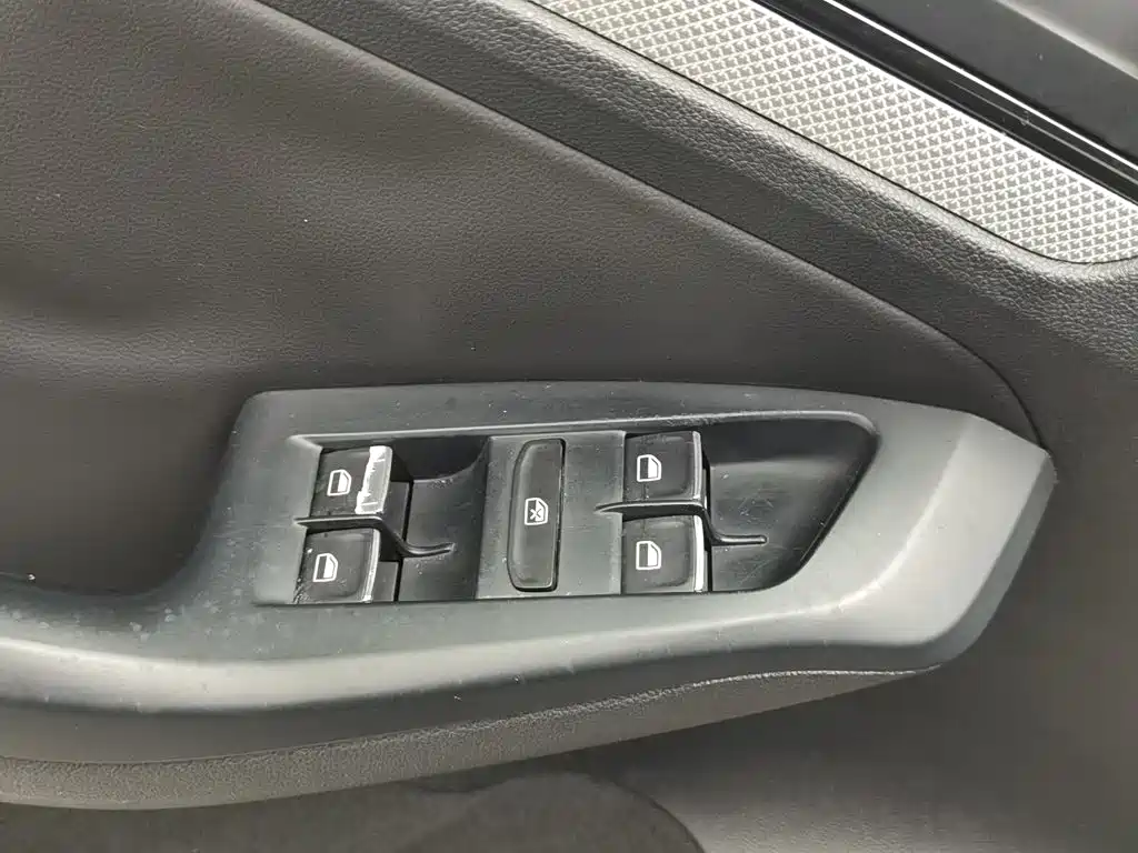 Volkswagen Sagitar — миниатюра 9
