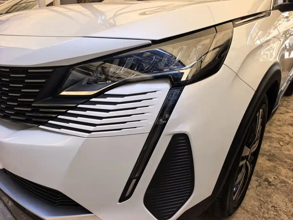 Peugeot 5008 — миниатюра 4