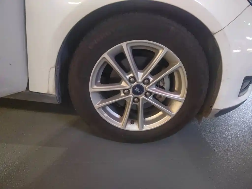Ford Focus — миниатюра 8