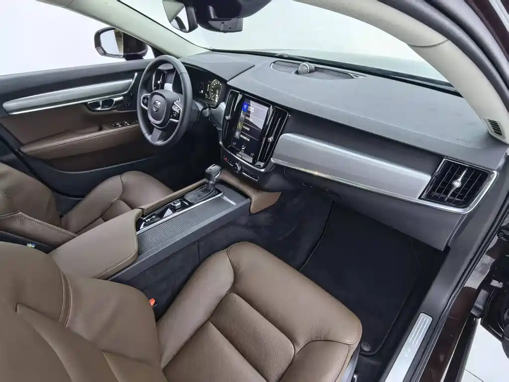 Volvo S90 — миниатюра 7
